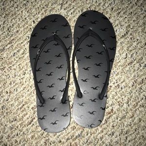 Size M hollister flip flops brand new never worn